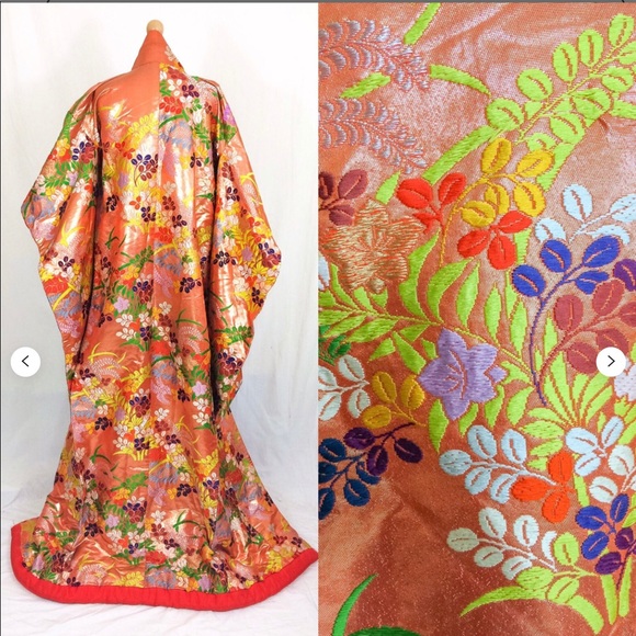 Uchikake Kimono exellent to like new condition.Silk - Picture 1 of 5